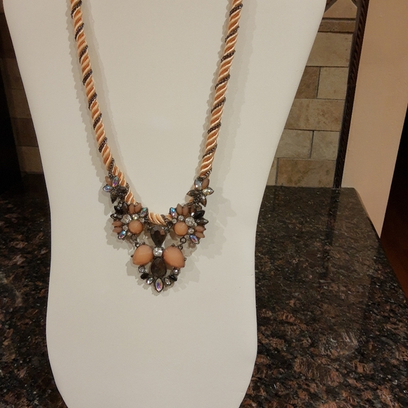 Jewelry - CHUNKY STATEMENT   Necklace.         NWOT